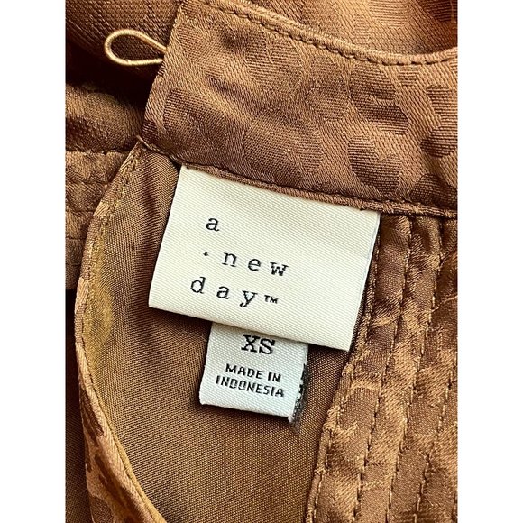 A New Day Women Halter Neck Blouse Top Leopard Print Back Zip Brown Size X Small - Picture 5 of 9